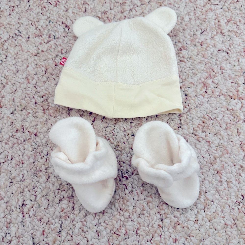 Zutano cream fleece set; size 0-6 months